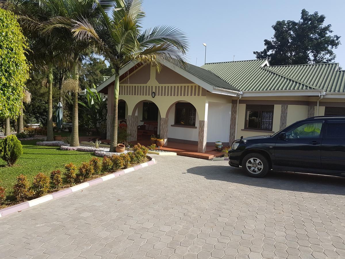 Sheevy"S Bed N Breakfast Fort Portal Zewnętrze zdjęcie